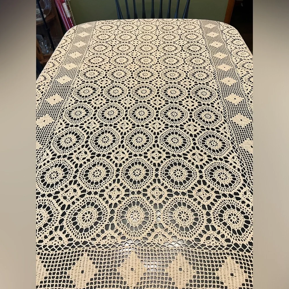 Vintage Hand Crocheted Tablecloth Off White‎ 68